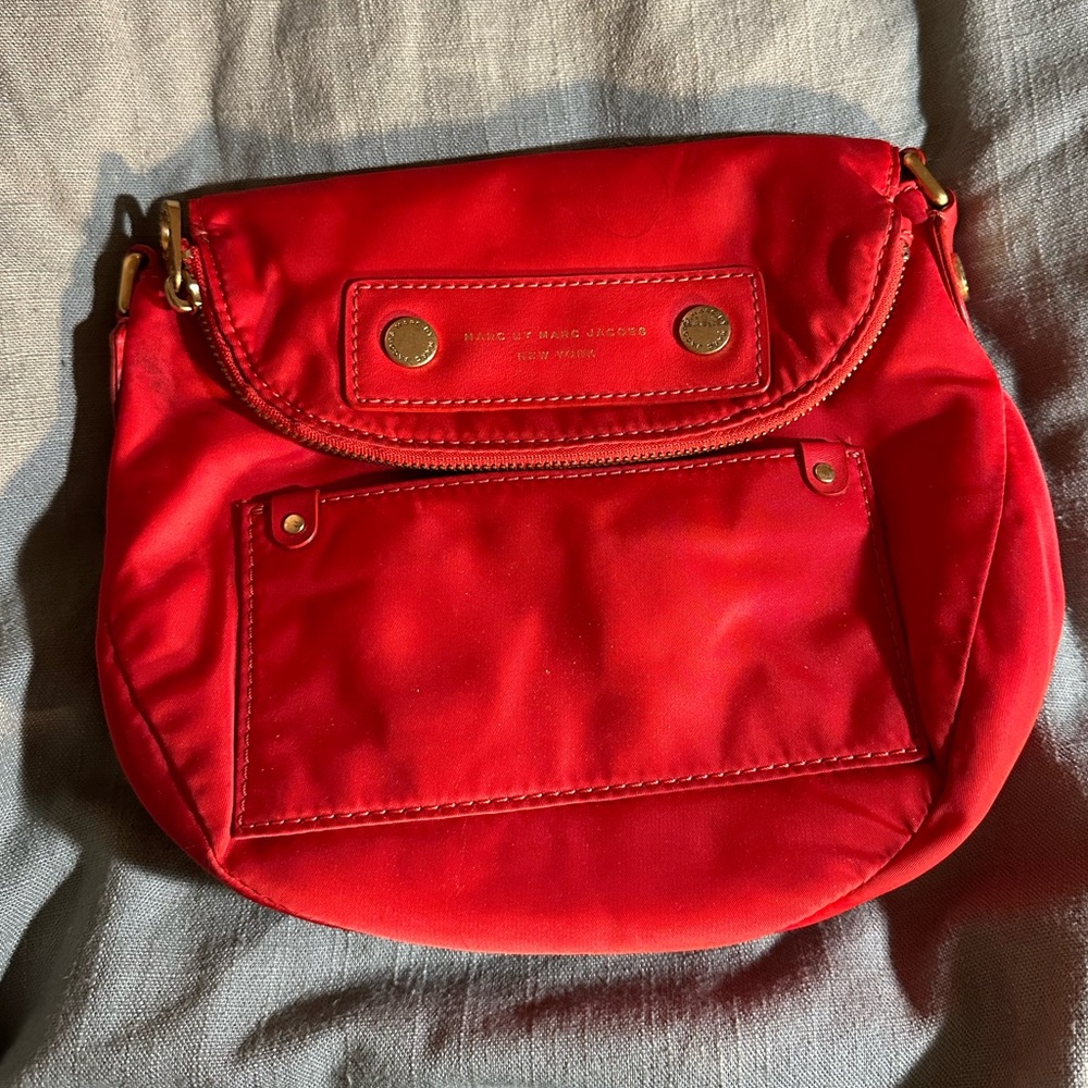 Marc by Marc Jacobs Natasha crossbody          Red nylon with leather strap